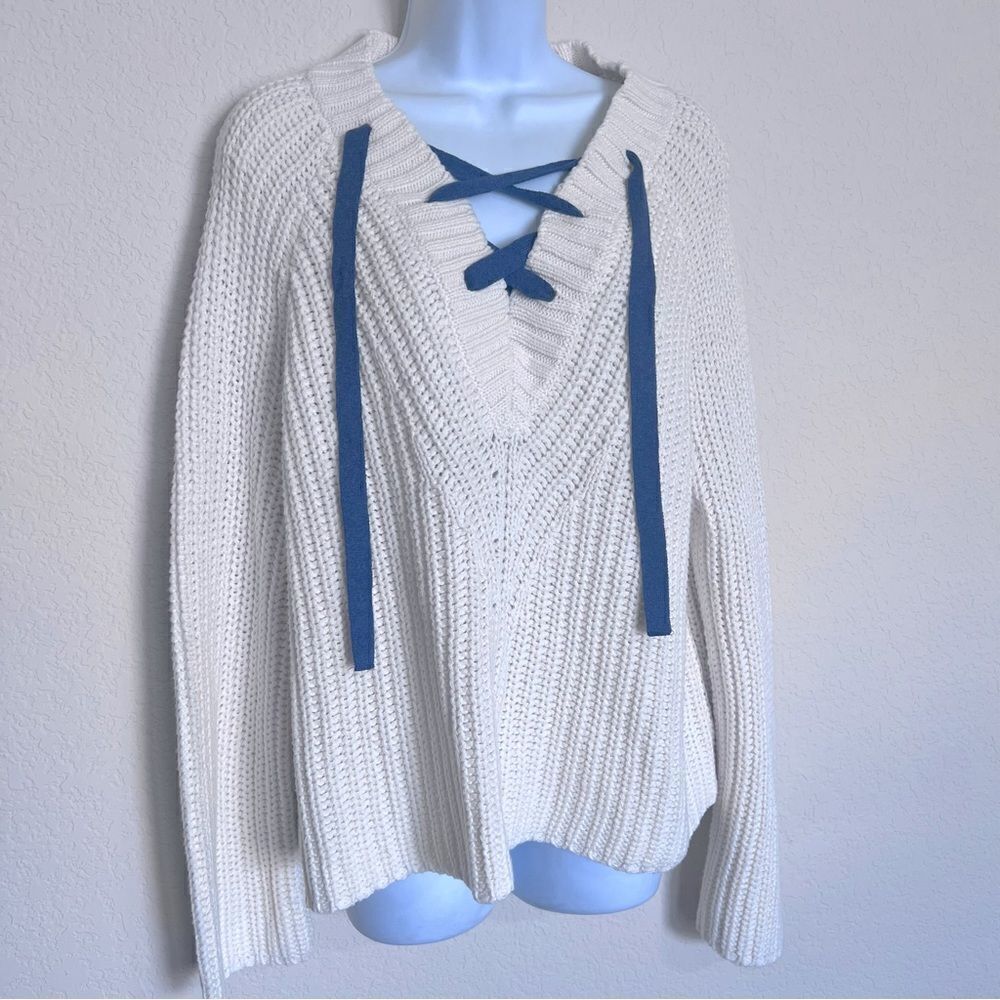 NWT Aerie oversized chunky knit lace up sweater, size Large.